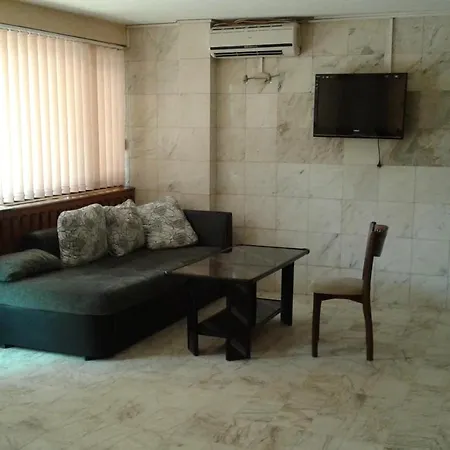 Хотел Юг Hotell *