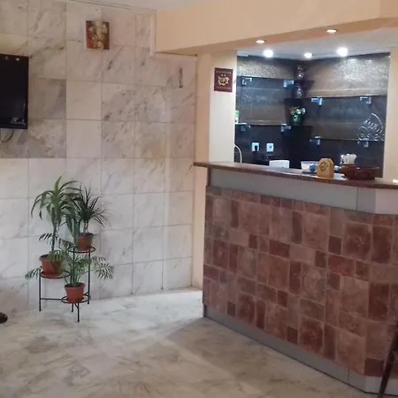Хотел Юг Hotell *